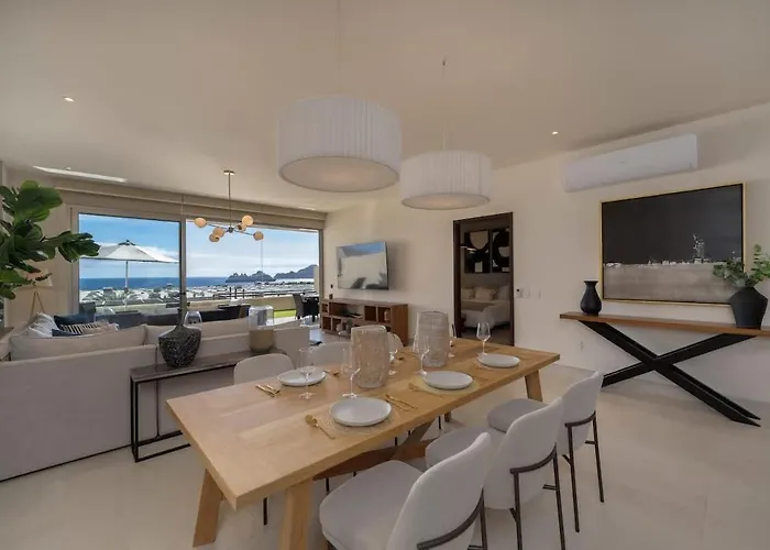 Terrace With Arch Views, Pool, Bbq & Gear