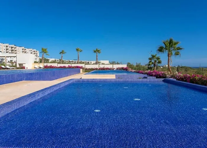 Terrace With Arch Views, Pool, Bbq & Gear